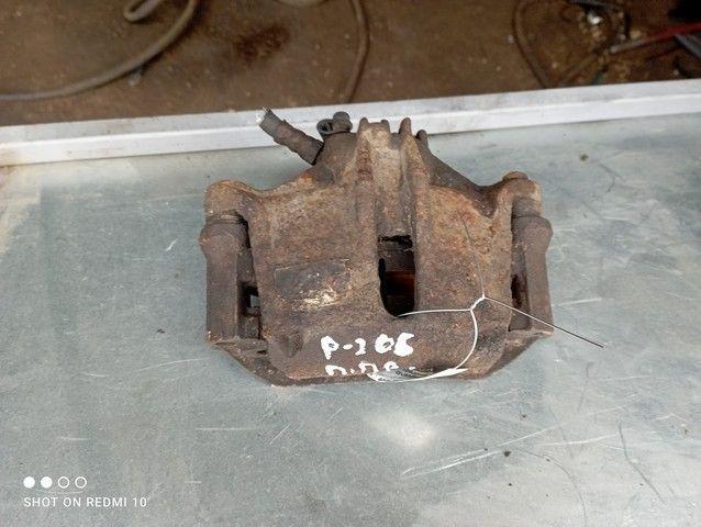 Суппорт передний правый GUM2SF