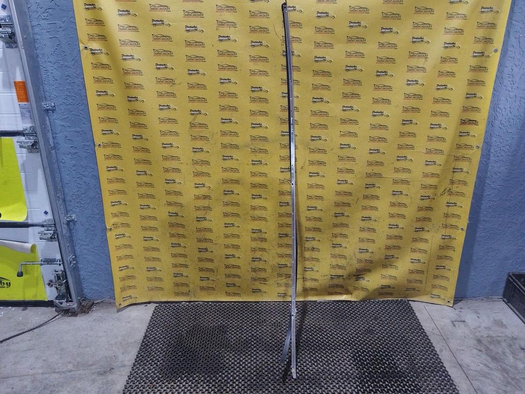 Молдинг крыши O8YV4C Audi A4