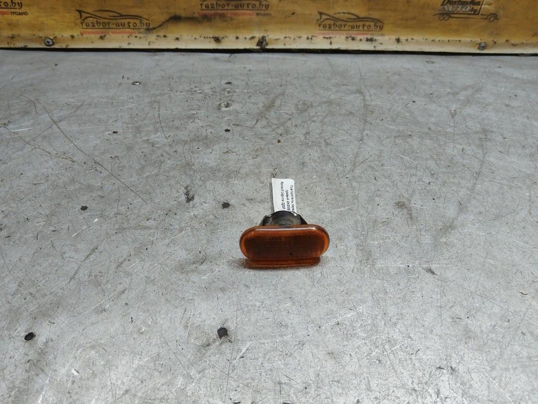 Повторитель передний правый 4H3M82 Renault Laguna