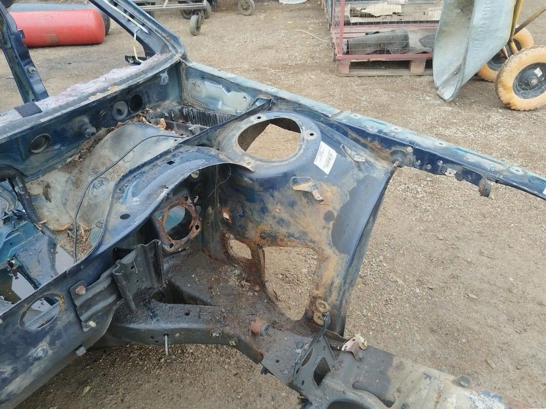 Стакан лонжерона левый 56DT6J Audi 100 купить