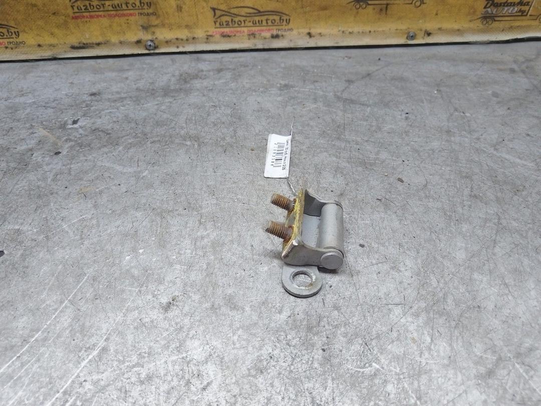 Петля крышки багажника 7YF99O Toyota Corolla купить в магазине запчастей бу