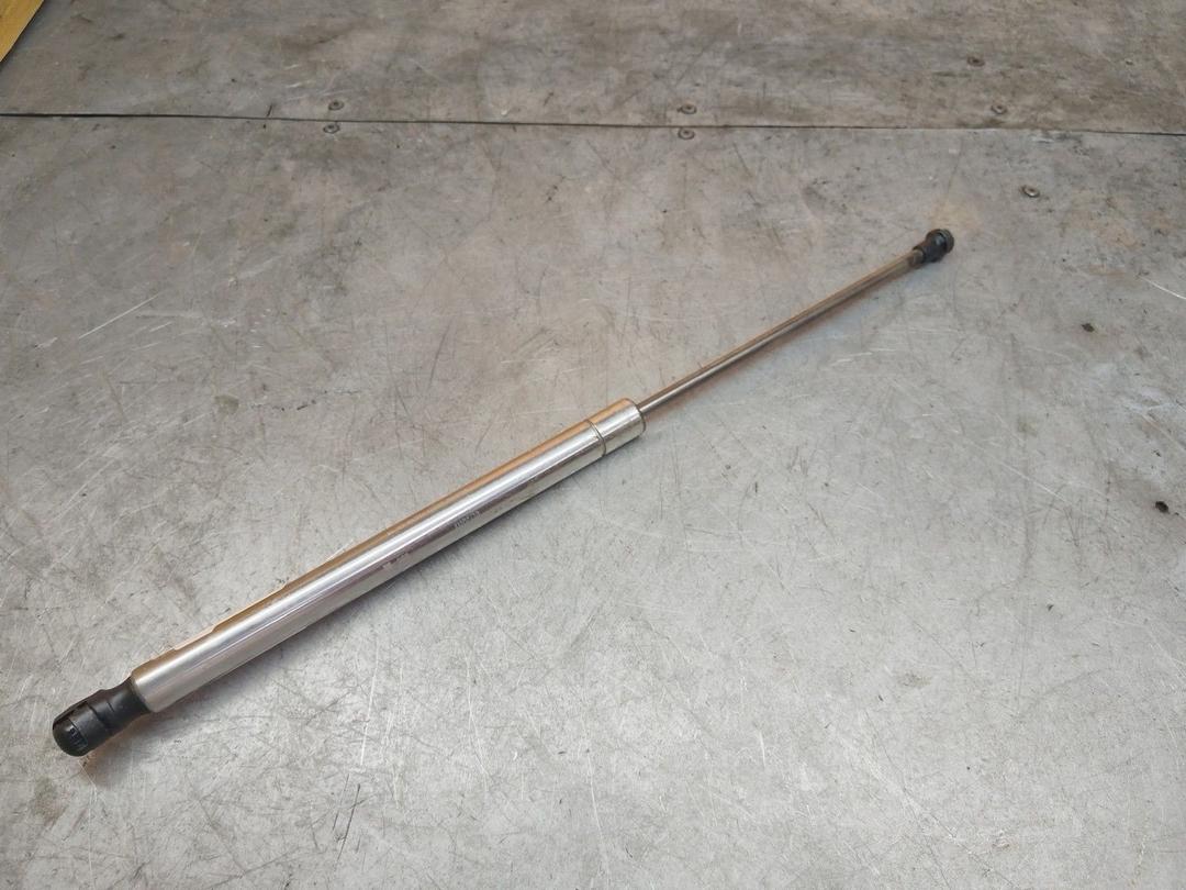 Амортизатор капота 0F8IDJ Volkswagen Polo