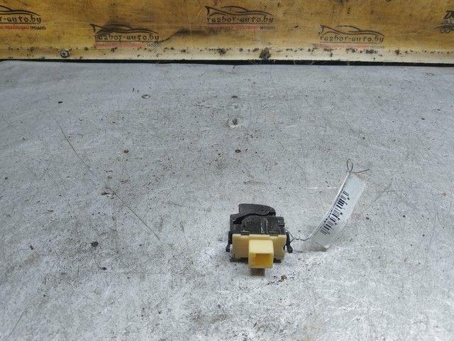 Кнопка стеклоподъемника переднего правого BI6J9H Toyota Avensis купить в магазине запчастей бу