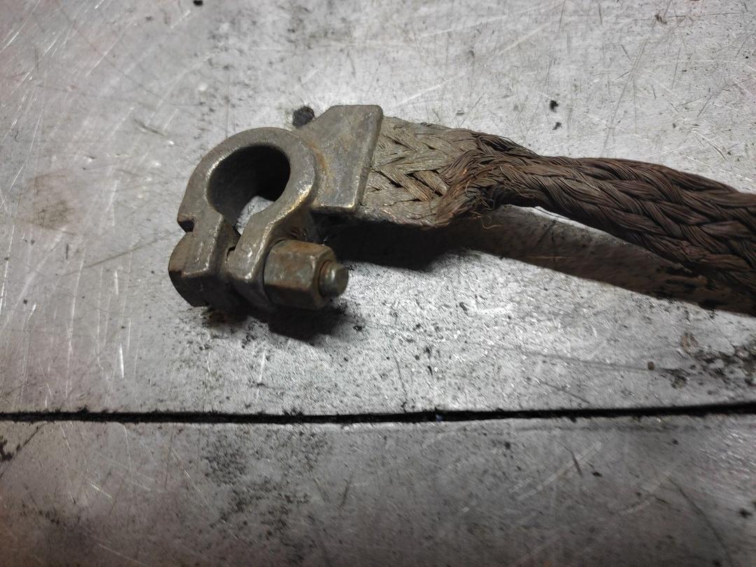 Клемма аккумулятора минус UTA76C Audi 80 купить