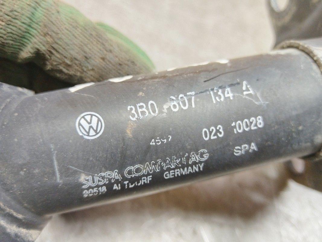 Клык бампера передний правый 3U67YA Volkswagen Passat купить с доставкой