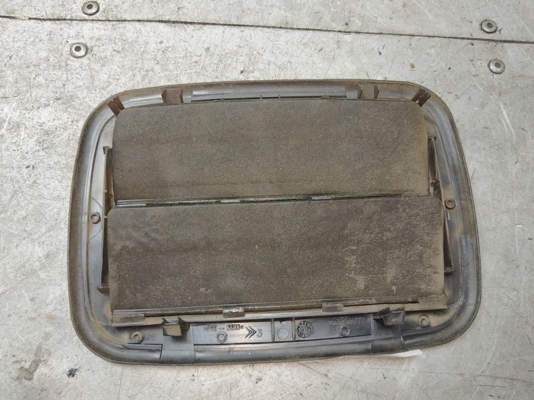 Решетка вентиляции кузова 0YGTL9 Citroen Xsara Picasso купить