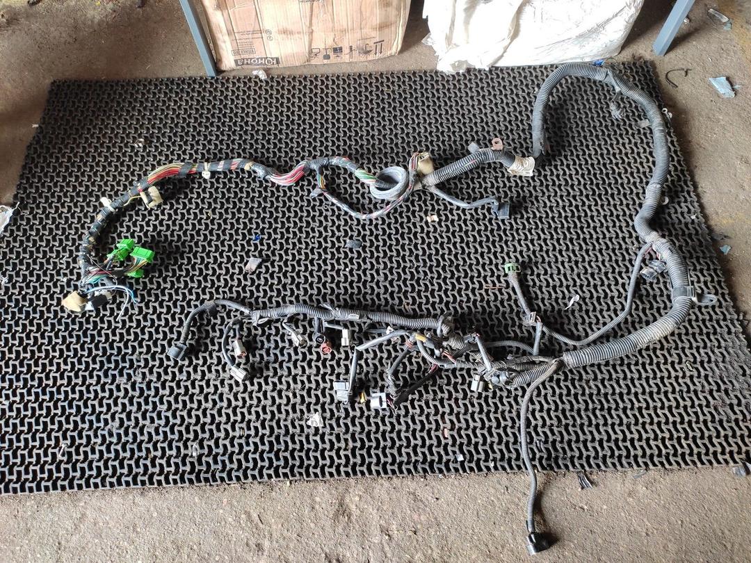 Проводка двигателя 9EAON5 Mitsubishi Carisma