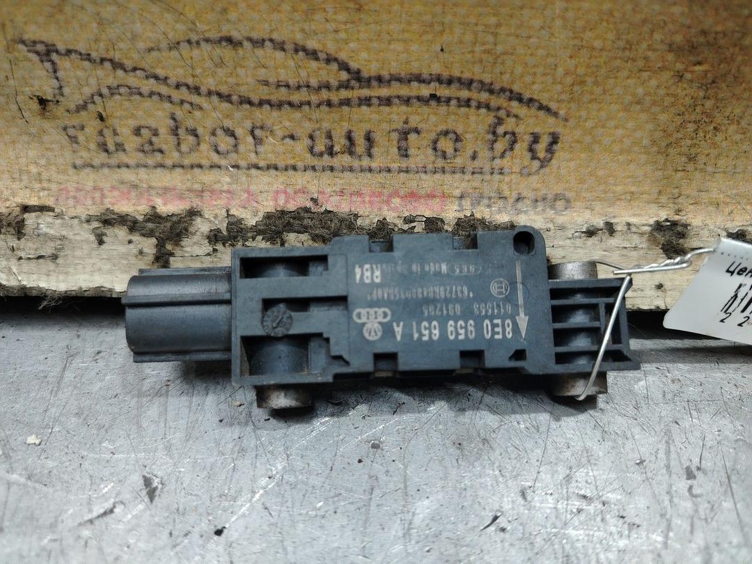 Датчик удара SNV43X Audi A4 - Фото 1
