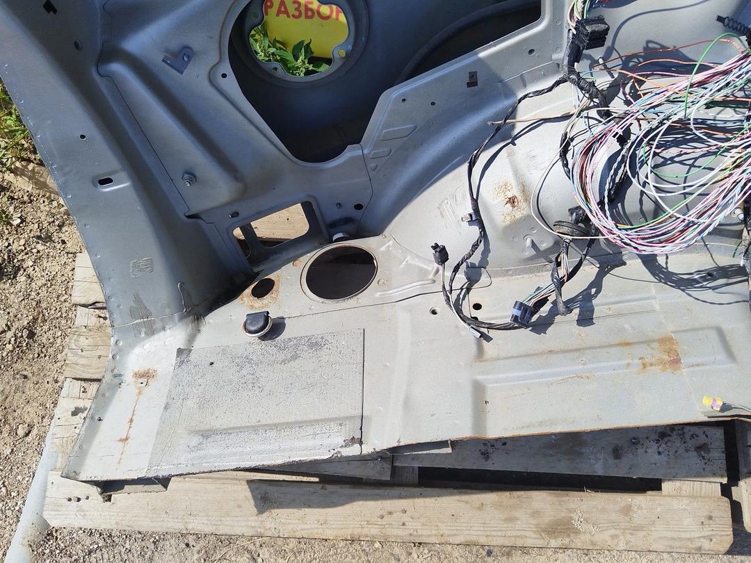 Крыло заднее левое L6O84M Mercedes ML W163 undefined