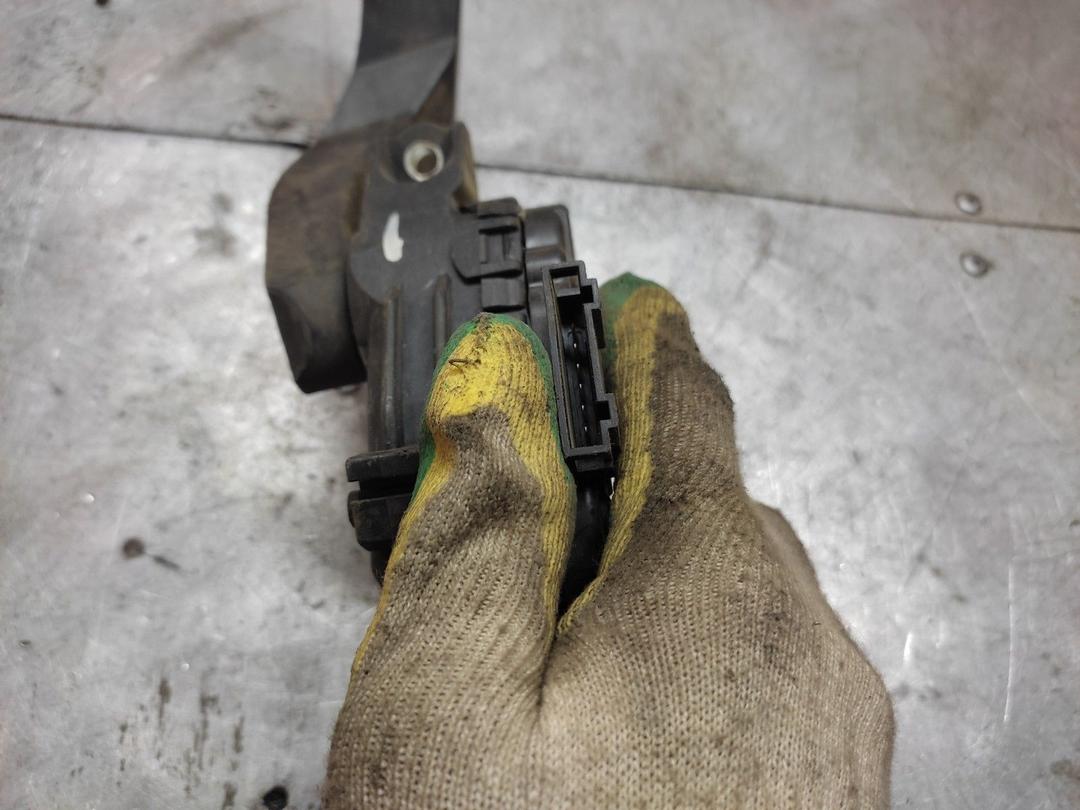 Педаль газа GUE9OQ Audi A6 - Фото 3