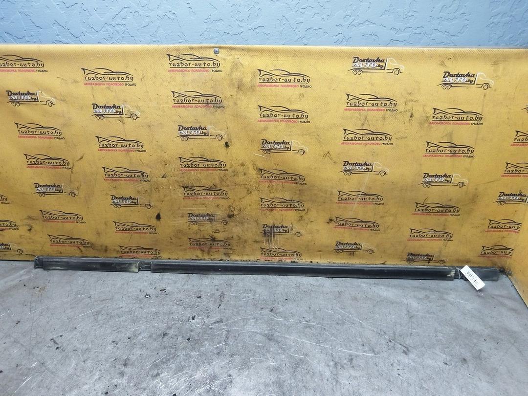 Молдинг стекла двери задней правой наружный 8871RY Renault Espace купить в магазине запчастей бу