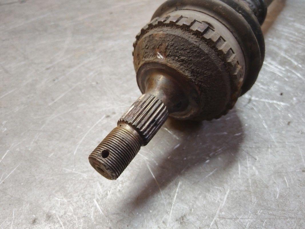 Полуось передняя правая (приводной вал, ШРУС) SJH20K Peugeot 406 купить