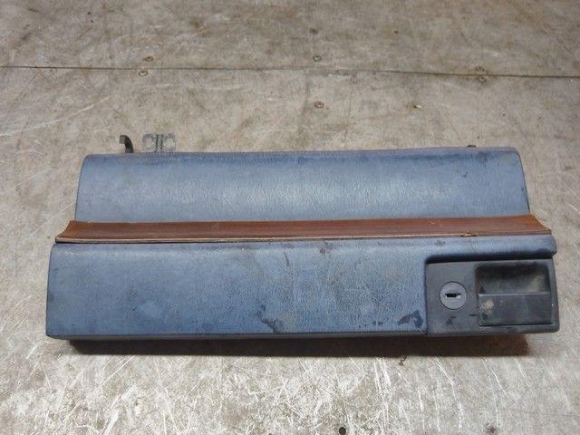 Бардачок 64ZFTS Mercedes E W124