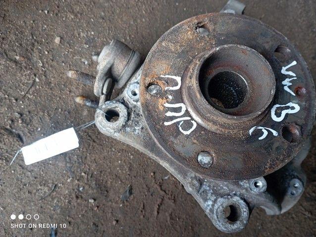 Кулак поворотный правый Y3HE90 Volkswagen Passat