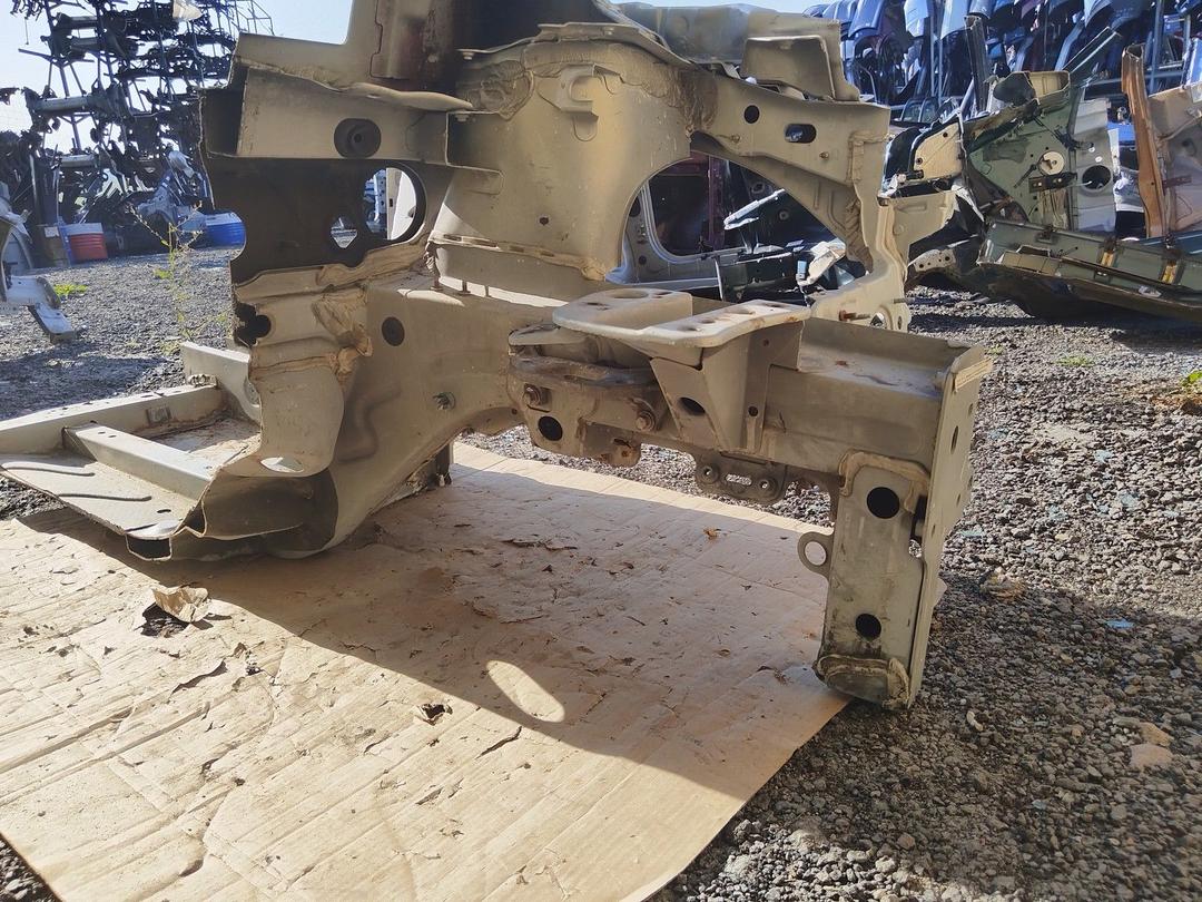 Лонжерон левый O77YFQ Renault Scenic купить в магазине запчастей бу