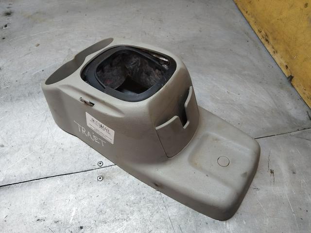 Консоль салона (кулисная часть) NWJF6T Hyundai Trajet