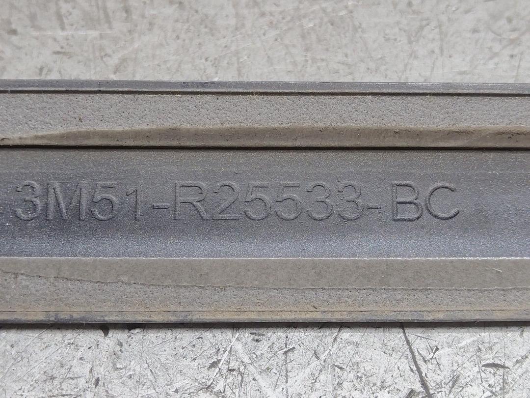 Молдинг двери задней левой YFPTRL Ford Focus - Фото 3