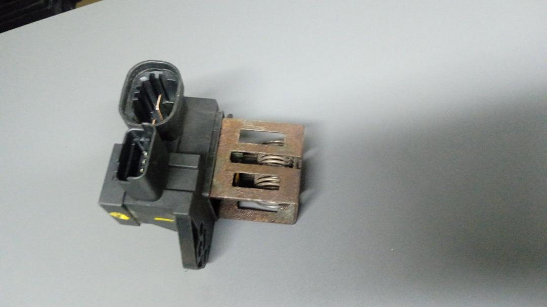 Реле вентилятора X0JUSQ Peugeot 207