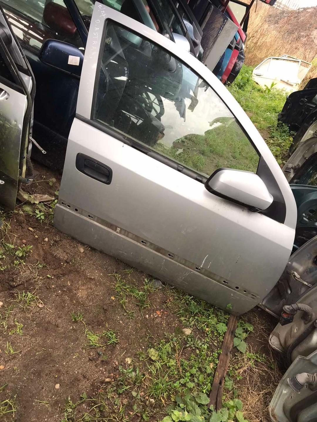 Дверь передняя правая Y74AXS Opel Astra