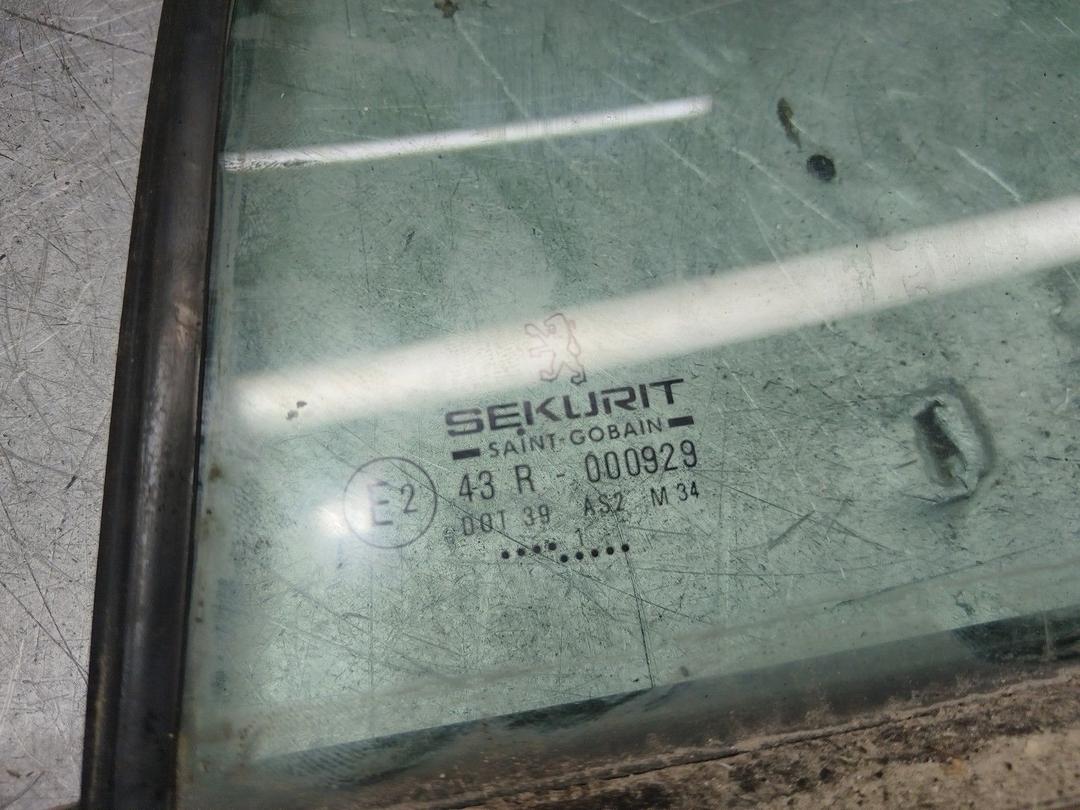 Стекло двери задней левой N10FUG Peugeot 406 купить