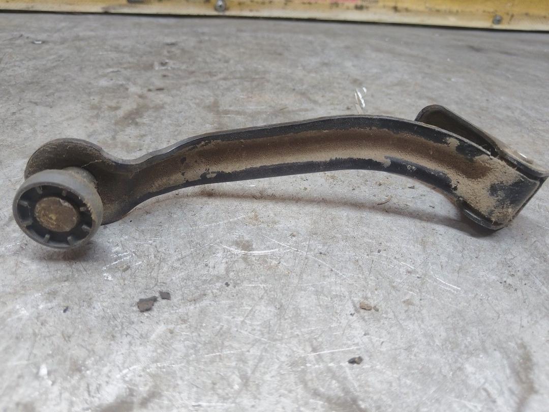 Ролик двери сдвижной 8RDL2U Citroen Berlingo купить на авторазборке