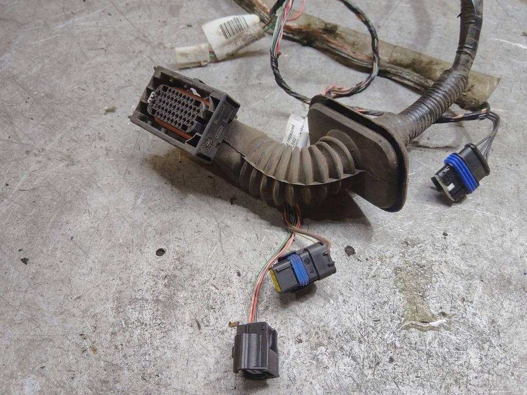 Проводка двери передней левой XFL04U Renault Scenic купить с доставкой