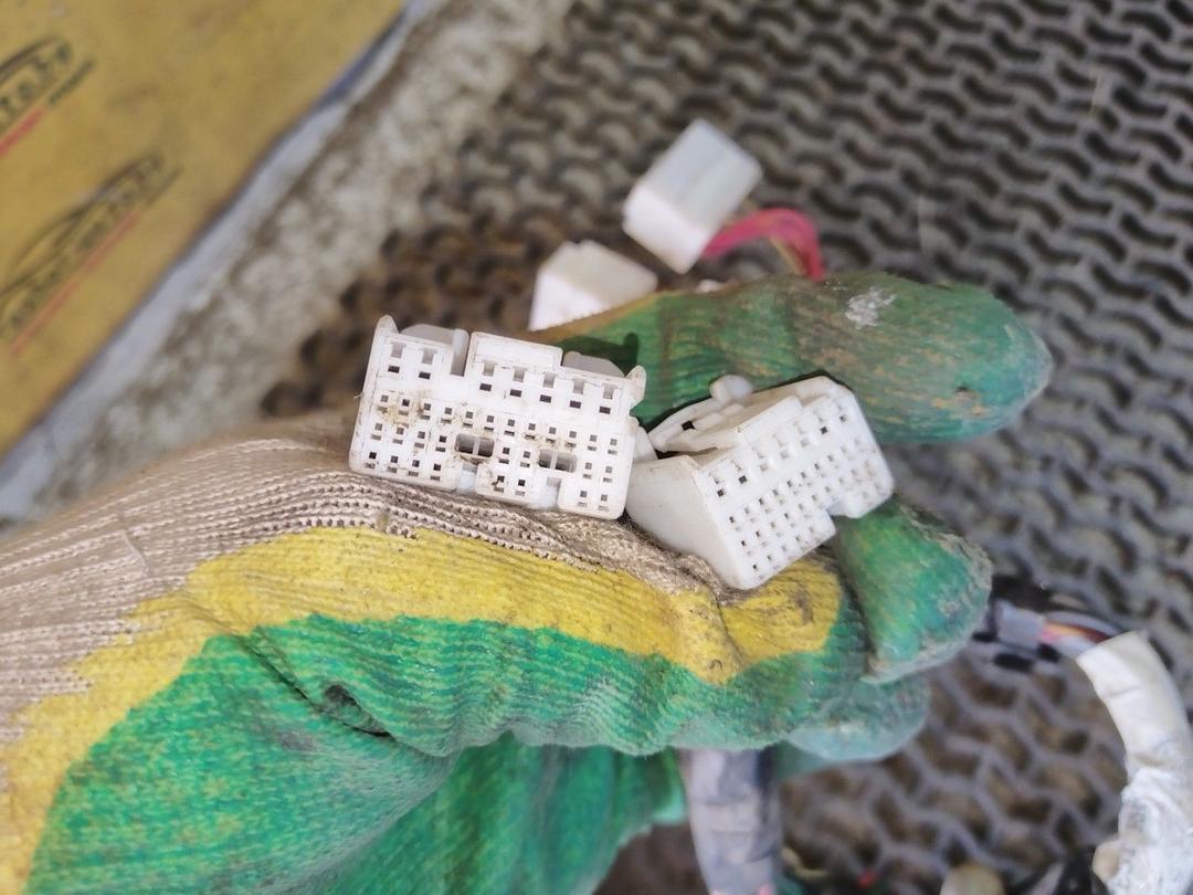 Проводка двигателя 2YM35C Toyota Avensis undefined