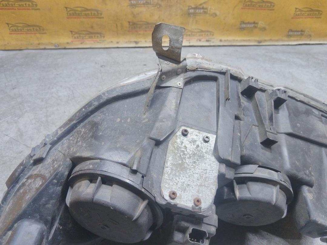 Фара правая WGT3SN Peugeot 607 undefined