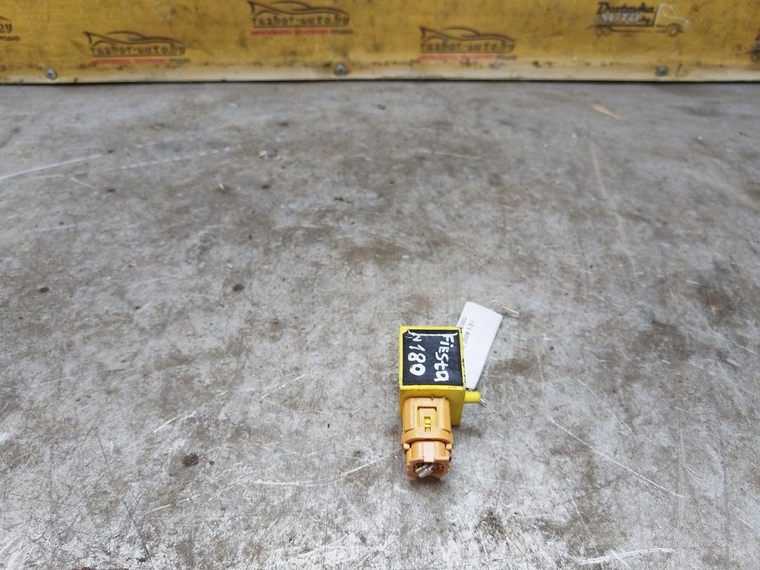 Датчик удара 56E88U Ford Fiesta купить в магазине запчастей бу