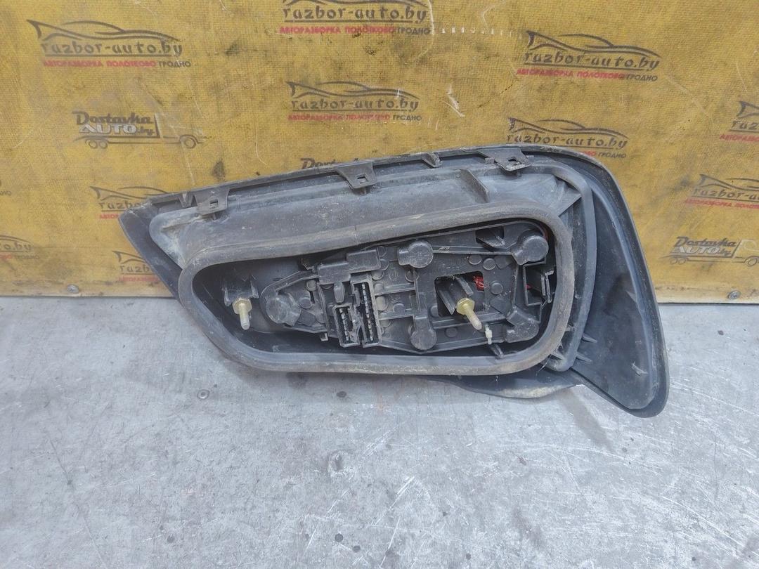 Фонарь задний правый UHO38R Peugeot 306 купить в магазине запчастей бу