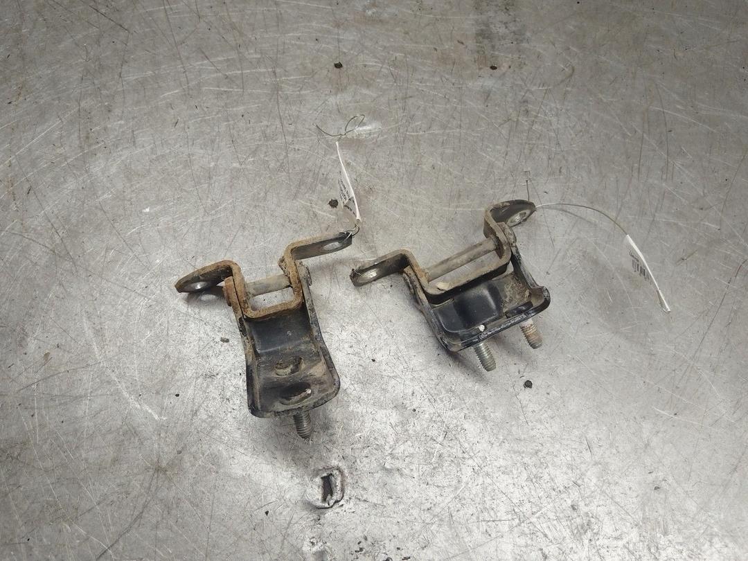 Петля двери задней правой 4Q7QS3 Toyota Yaris Verso купить