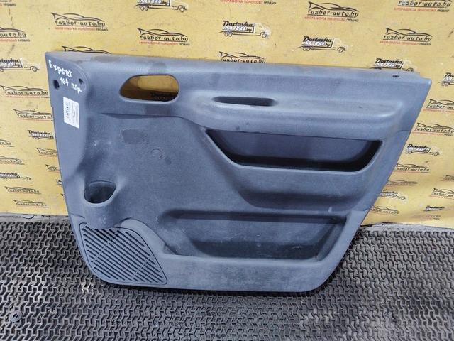 Обшивка двери передней правой (дверная карта) F96ZQB Peugeot Expert