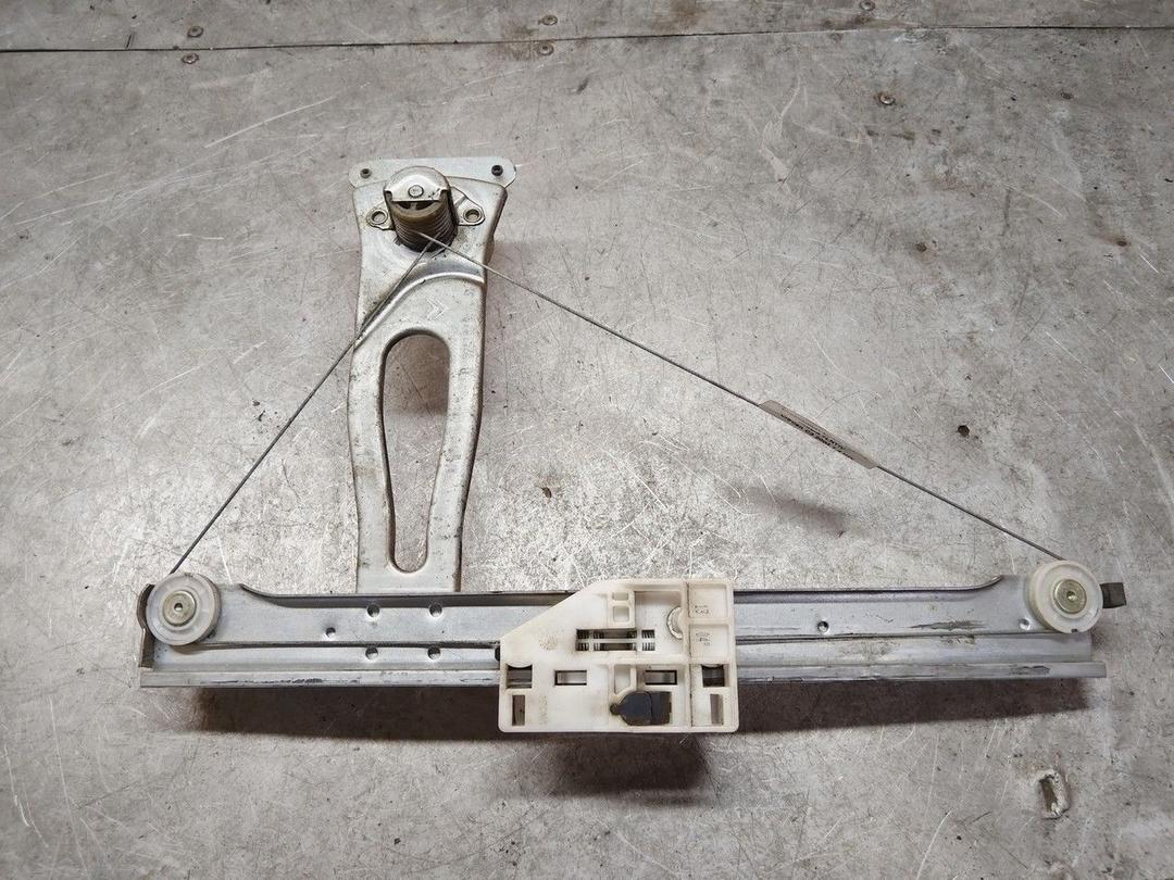 Стеклоподъемник задний левый 7LNYIV Citroen C3 купить