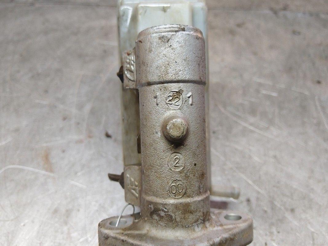 Цилиндр тормозной главный 2L8R60 Ford Galaxy - Фото 4