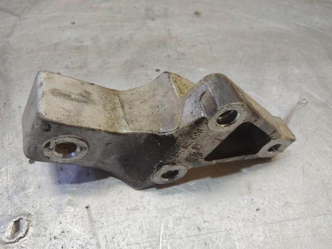 Кронштейн двигателя 4N52RY Citroen Xsara Picasso - Фото 2