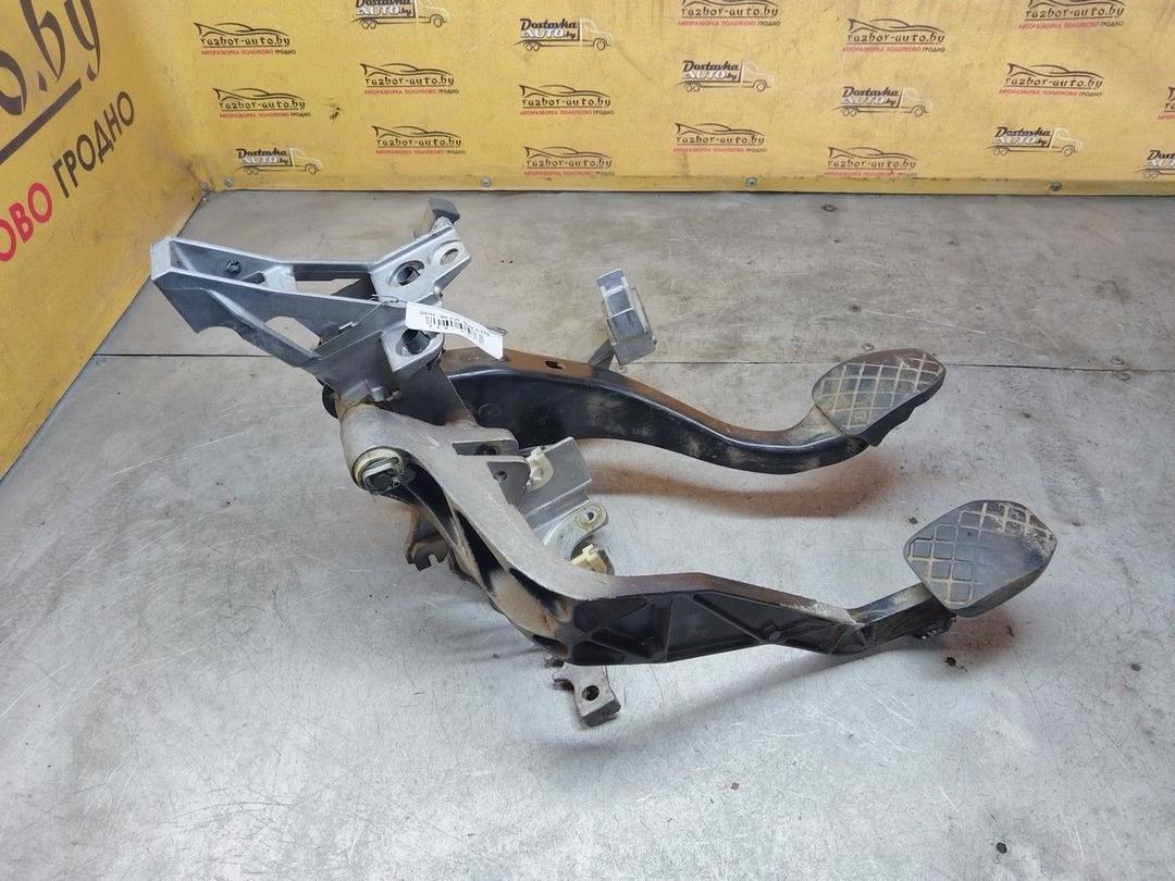 Узел педальный (блок педалей) 4JX53H Volkswagen Passat
