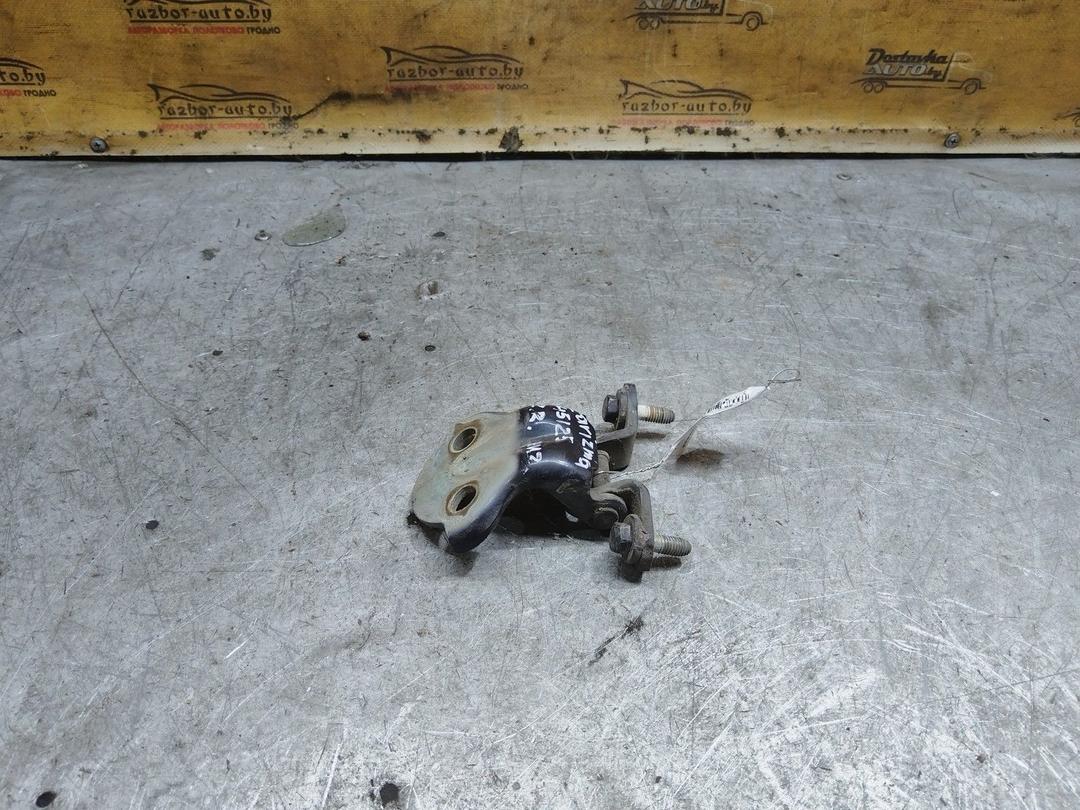 Петля двери задней правой QPHHYU Mitsubishi Carisma купить