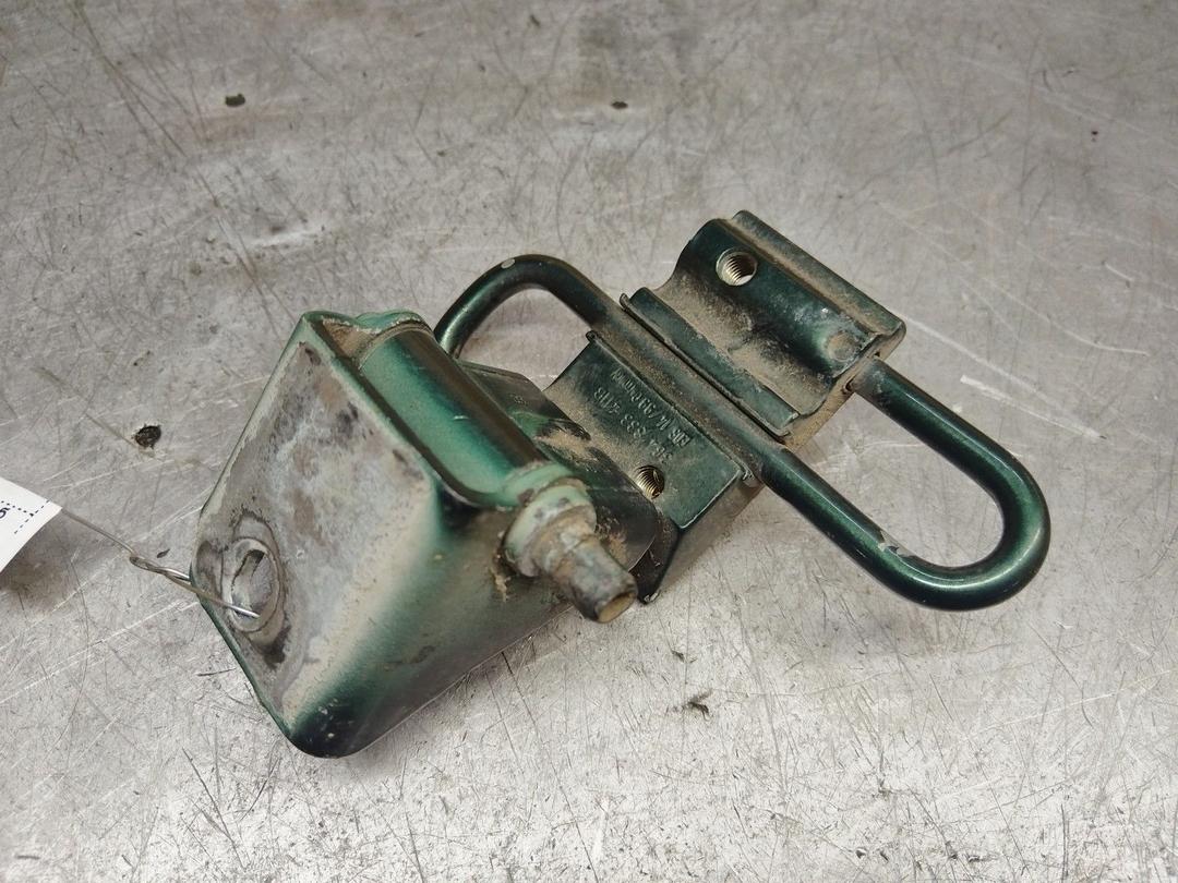 Петля двери задней левой 0EI68A Volkswagen Passat купить