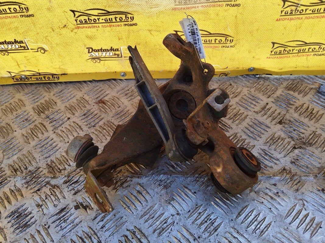 Кулак задний правый VJ0M82 Peugeot 406 купить с доставкой