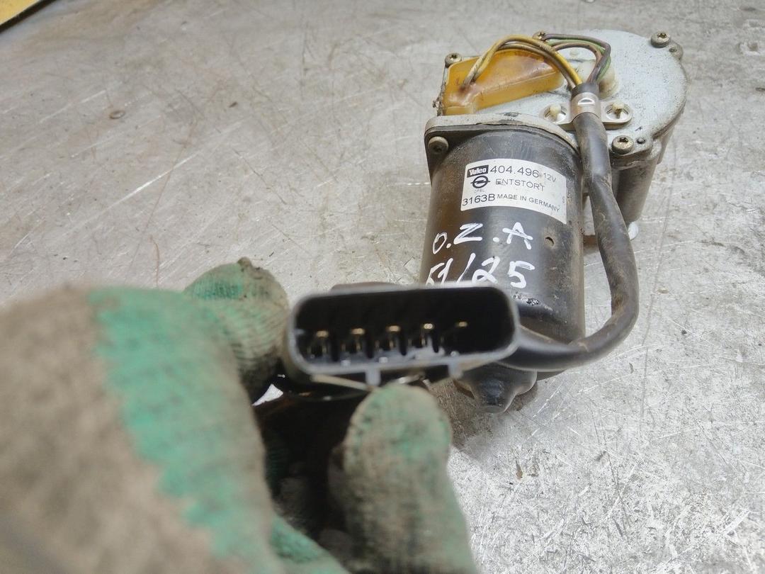 Моторчик передних стеклоочистителей (дворников) W2SCES Opel Zafira купить в магазине запчастей бу