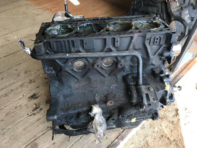 Блок цилиндров WY8VB5 Volvo S40 купить с доставкой