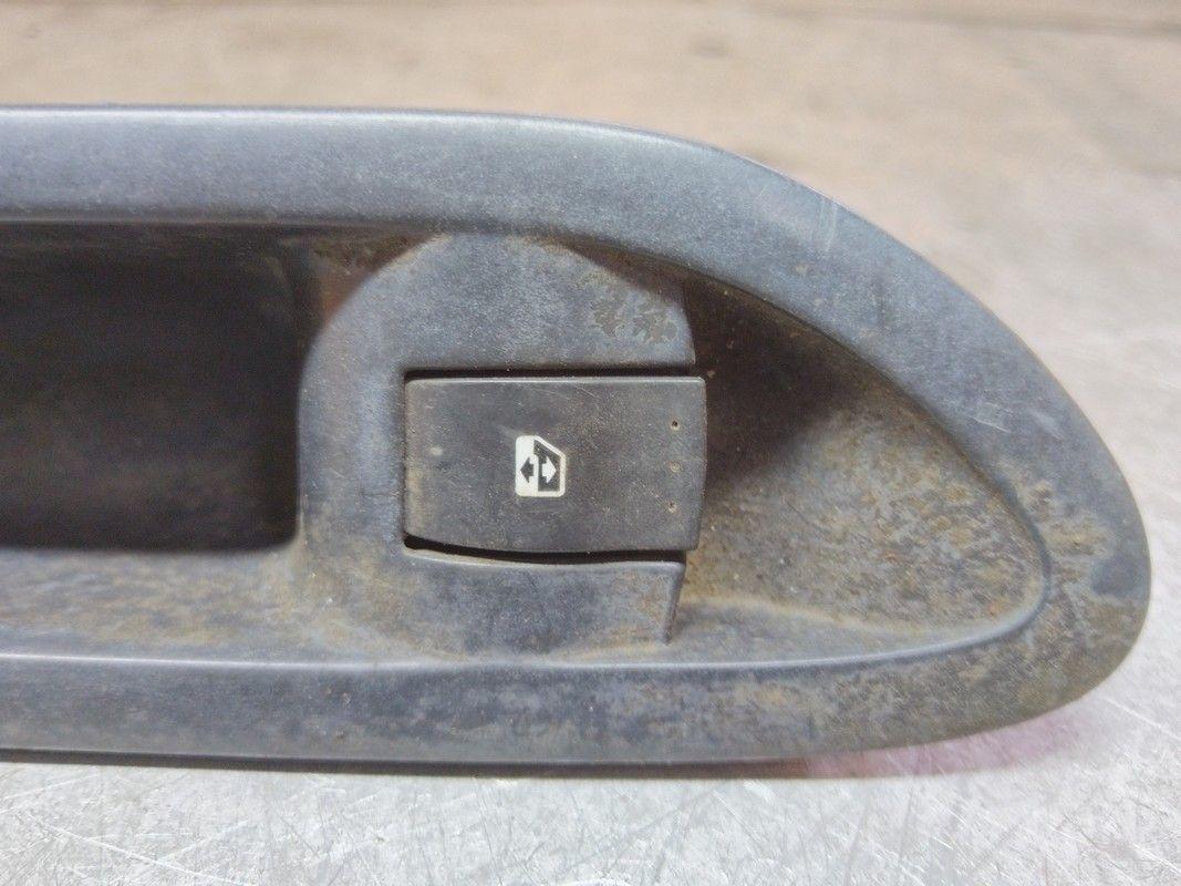 Кнопка стеклоподъемника заднего правого 3IJNPU Renault Laguna купить