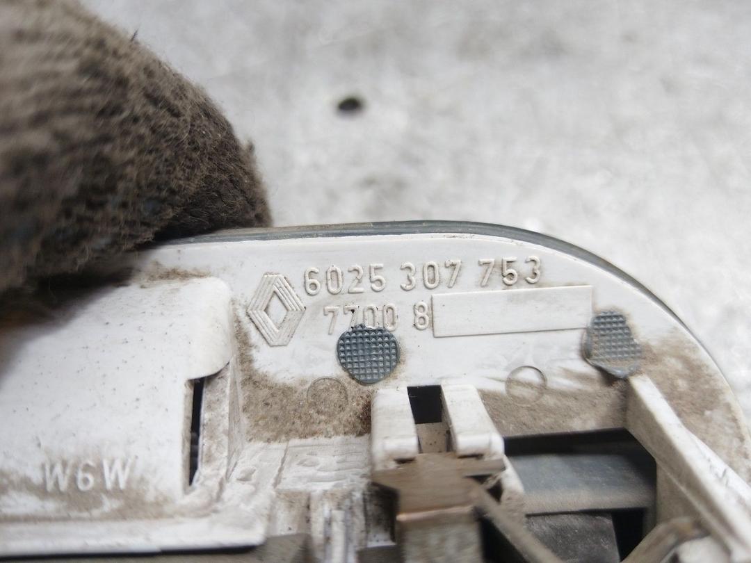 Фонарь салона (плафон) R0EQ7N Renault Megane купить на авторазборке