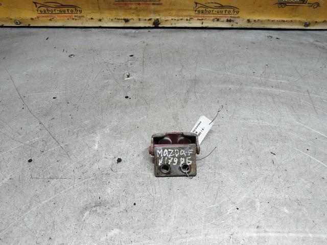 Петля крышки багажника L8MALR Mazda 323 купить