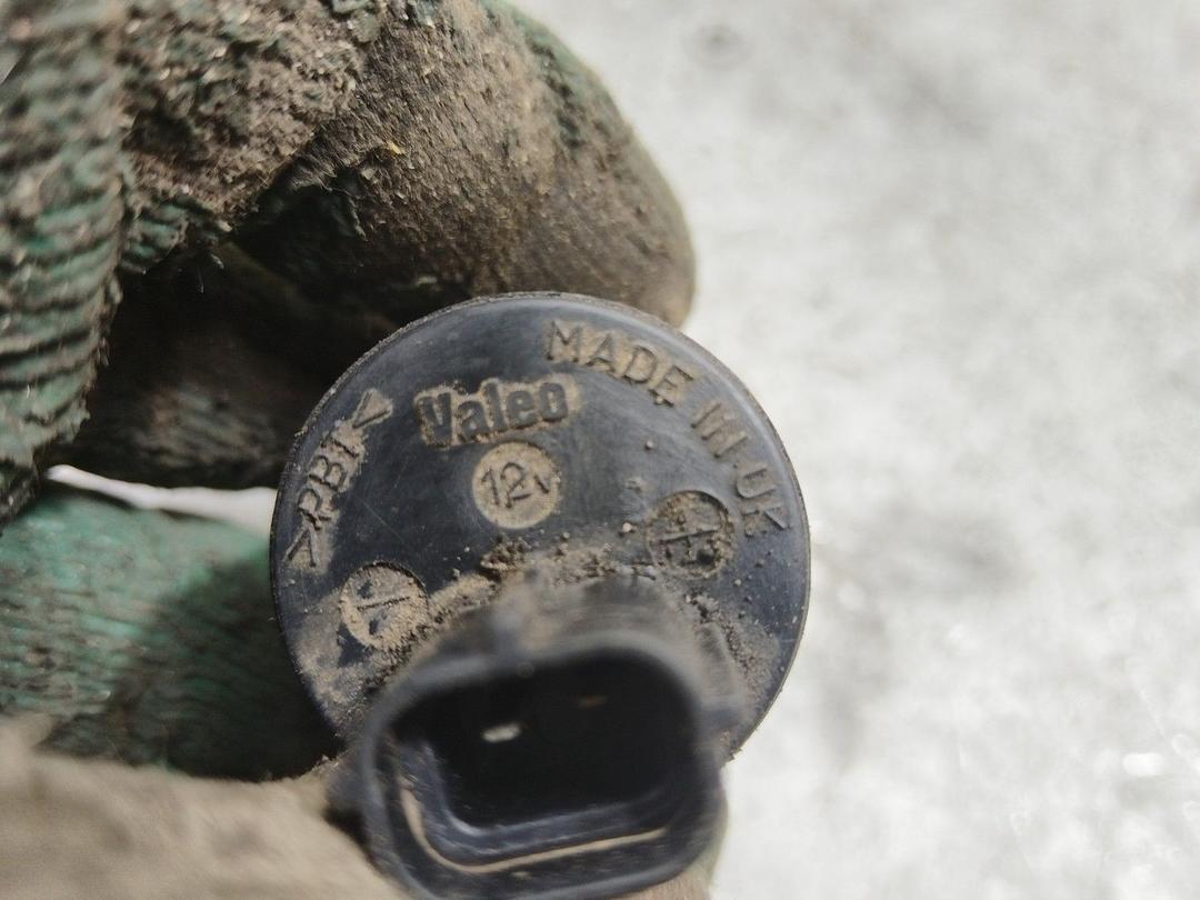 Насос (моторчик) омывателя стекла заднего C61F01 Mitsubishi Carisma купить в магазине запчастей бу