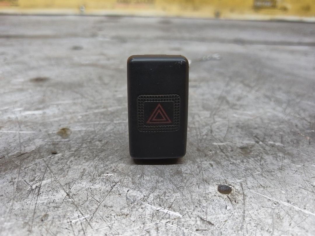 Кнопка аварийной сигнализации VF0C77 Hyundai Trajet