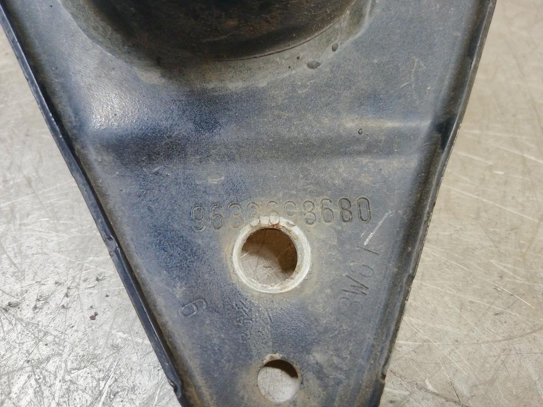 Кронштейн усилителя бампера переднего (Домик) II49R0 Peugeot 607 купить с доставкой