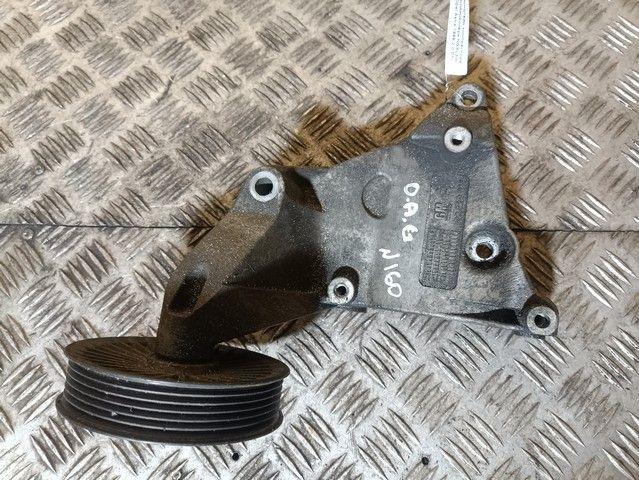 Кронштейн компрессора кондиционера NGAL3W Opel Astra