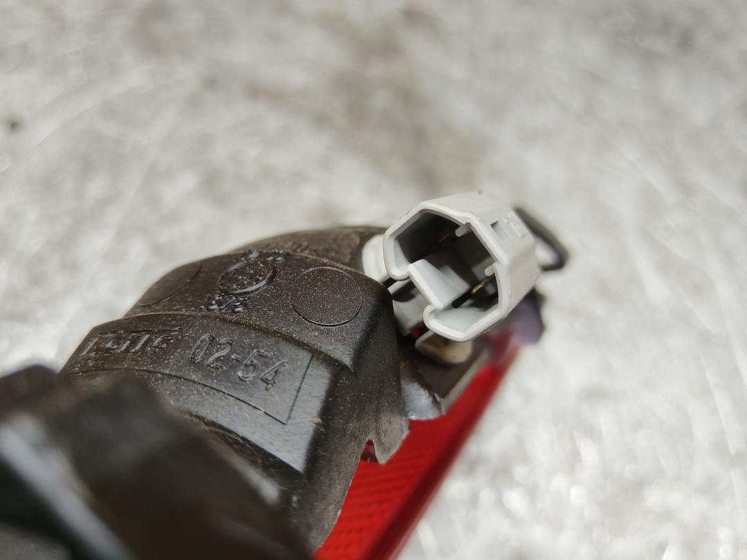 Стоп-сигнал 81NIW1 Toyota Corolla купить на авторазборке