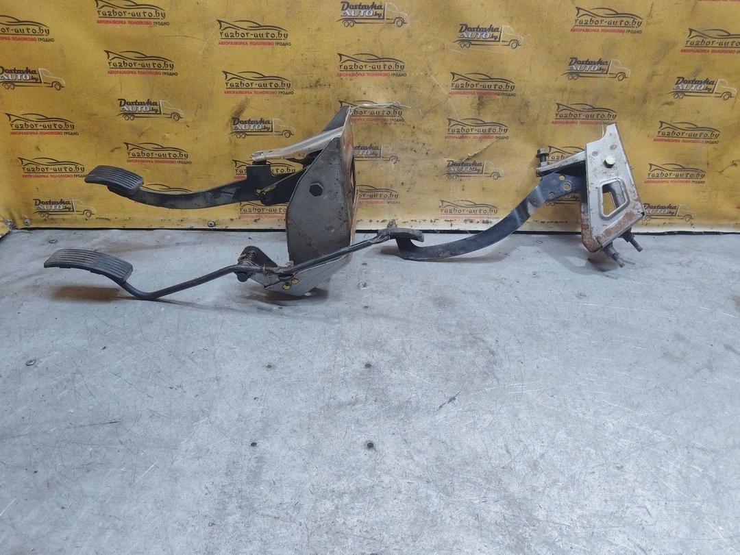 Узел педальный (блок педалей) RC1XXZ Mitsubishi Carisma купить на авторазборке